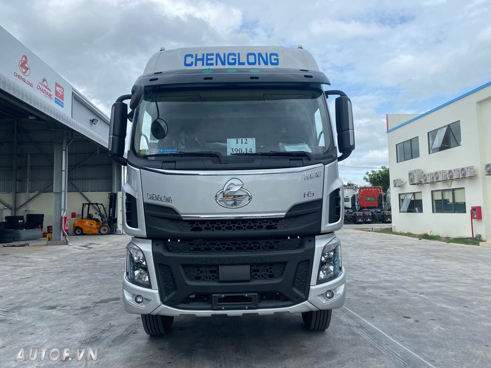 Xe chở két chai 15 tấn ChengLong 3 chân H5 260HP